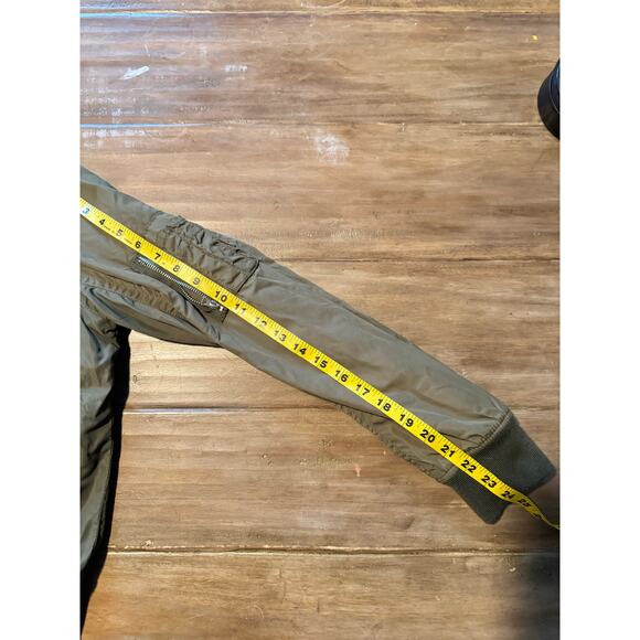 GAP Women’s Bomber Jacket XS Olive Green Nylon Orange Lining Military Style - Picture 5 of 7